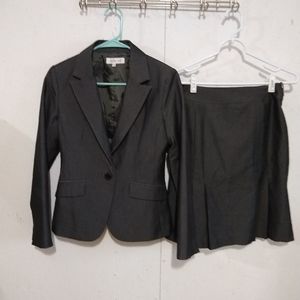 Glacier 2 piece lined skirt suit size medium